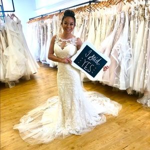 Brand new with tags beautiful Lillian West dress 6485